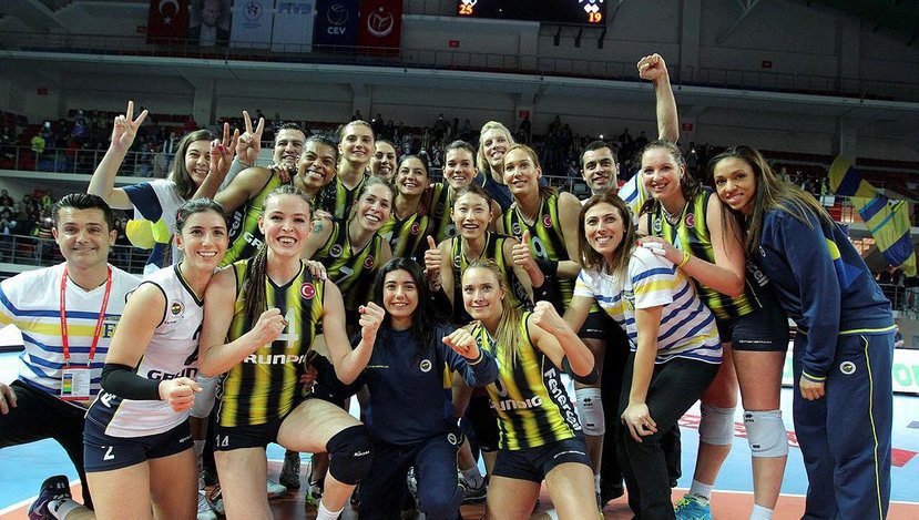 Fenerbahçe Kadın Voleybol Takımı CEV Şampiyonlar Ligi yarı final ilk